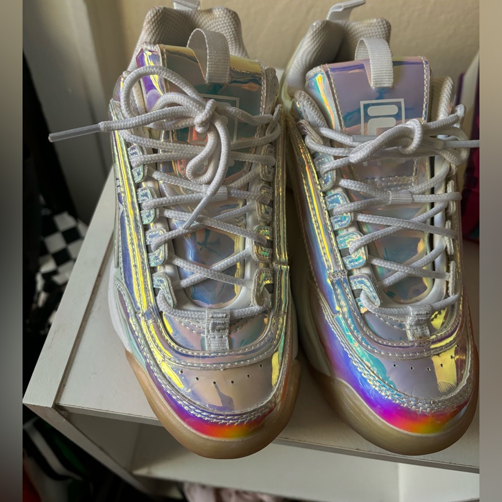 Holographic chunky FILA sneakers - Picture 2 of 3
